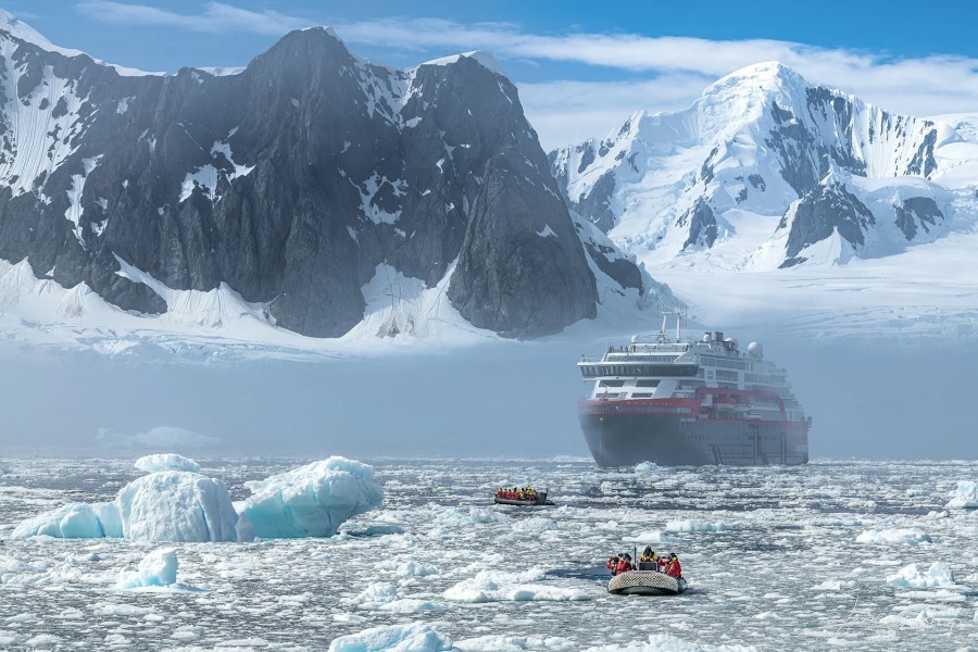 MS Roald Amundsen 2- from travelhx.com